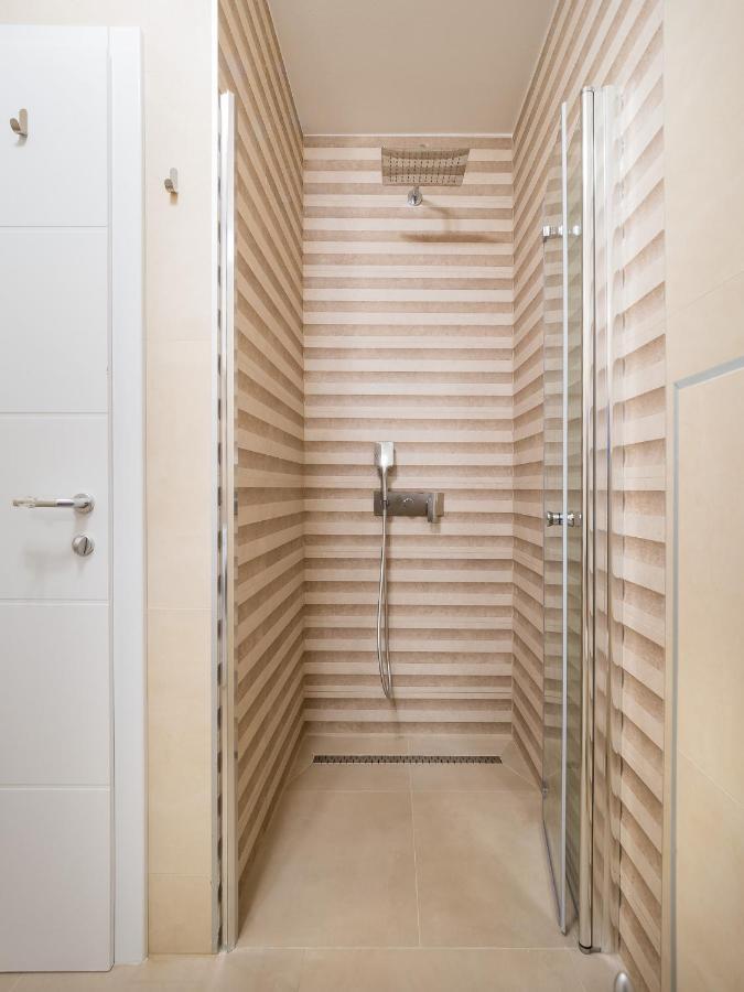 Luxury Apartment- Balcony- Private Rooftop And Jacuzzi- Common Pool Трогір Екстер'єр фото